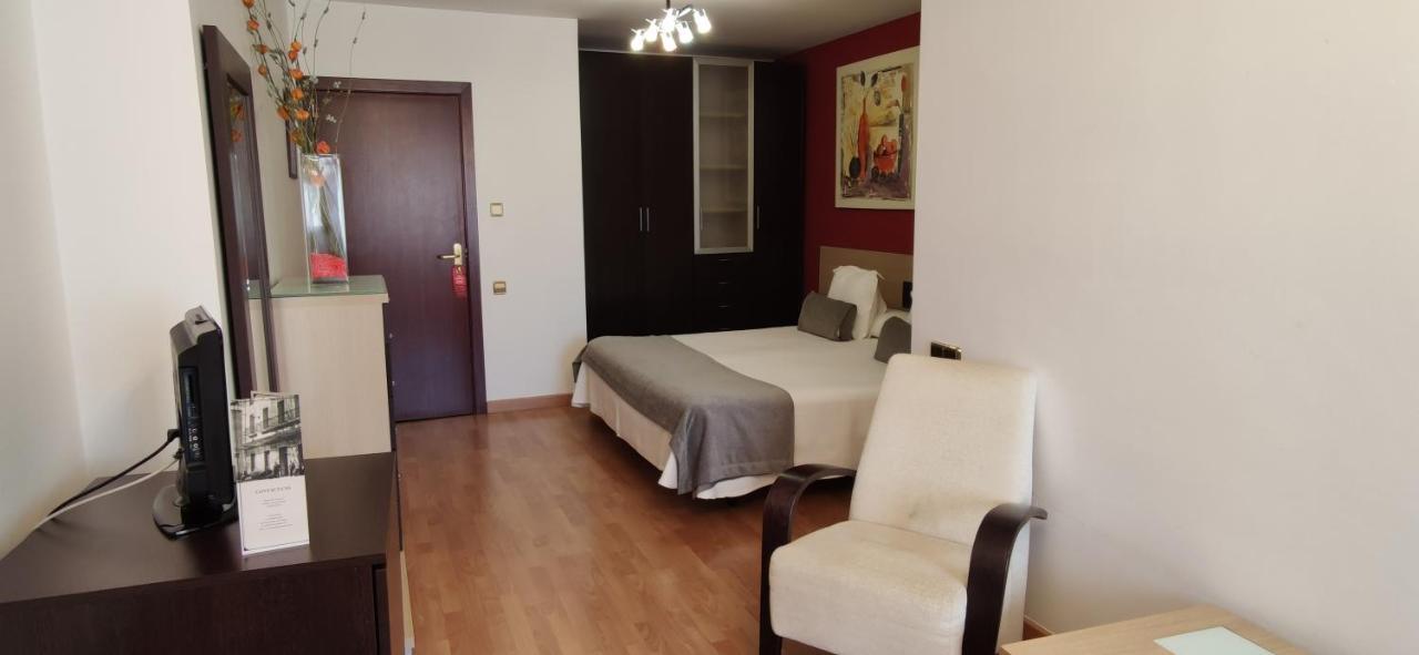Hotel Segle XX Tremp Luaran gambar