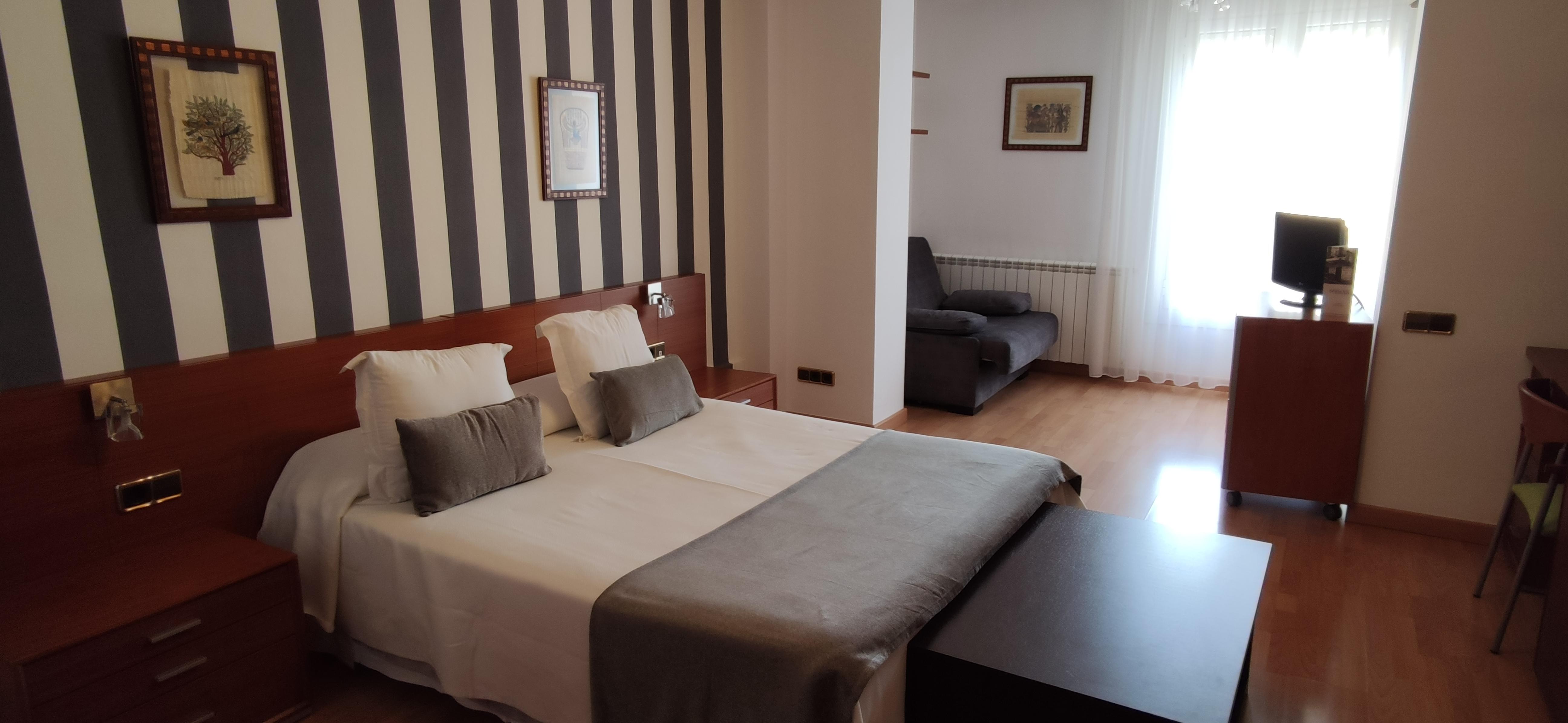 Hotel Segle XX Tremp Luaran gambar