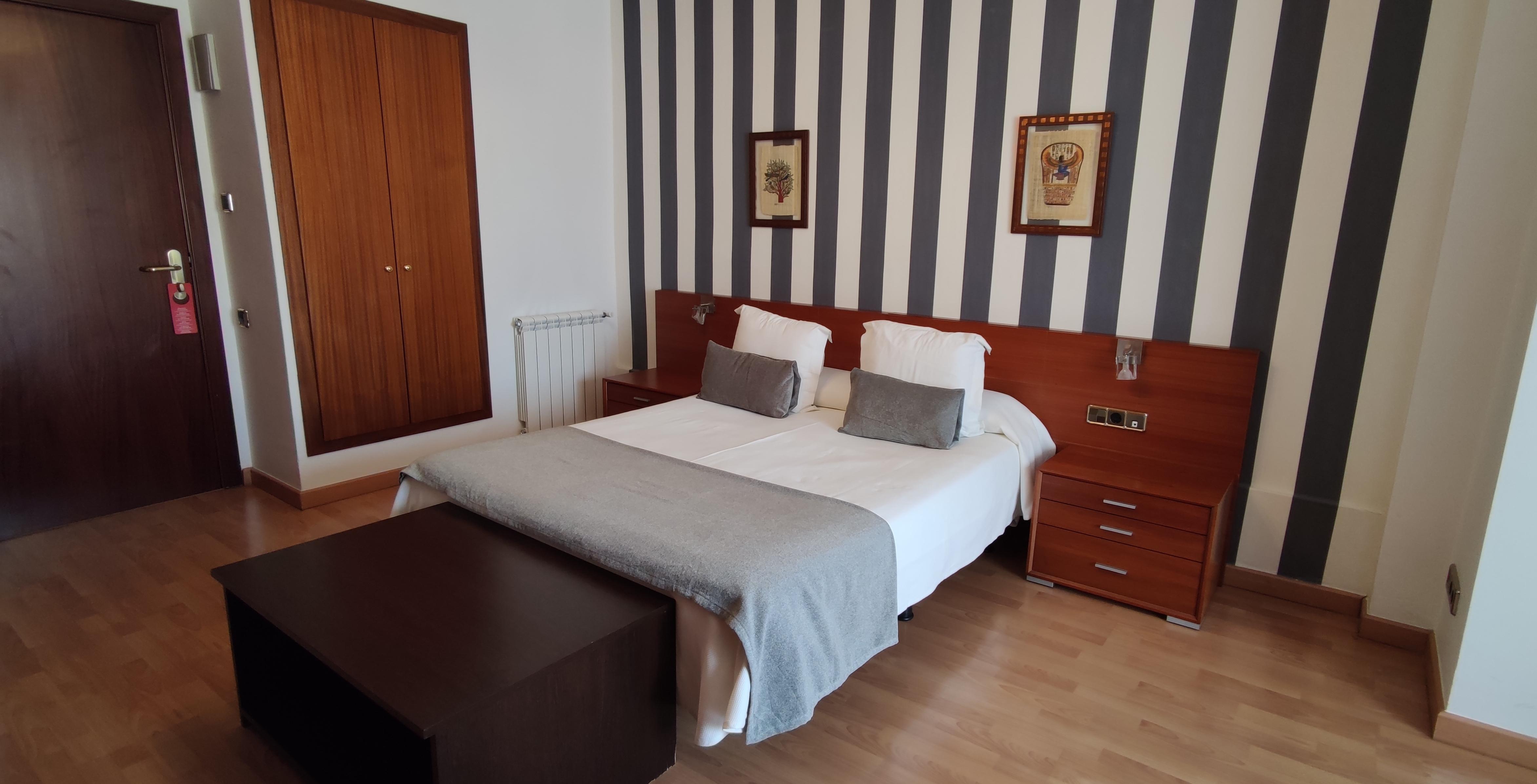 Hotel Segle XX Tremp Luaran gambar