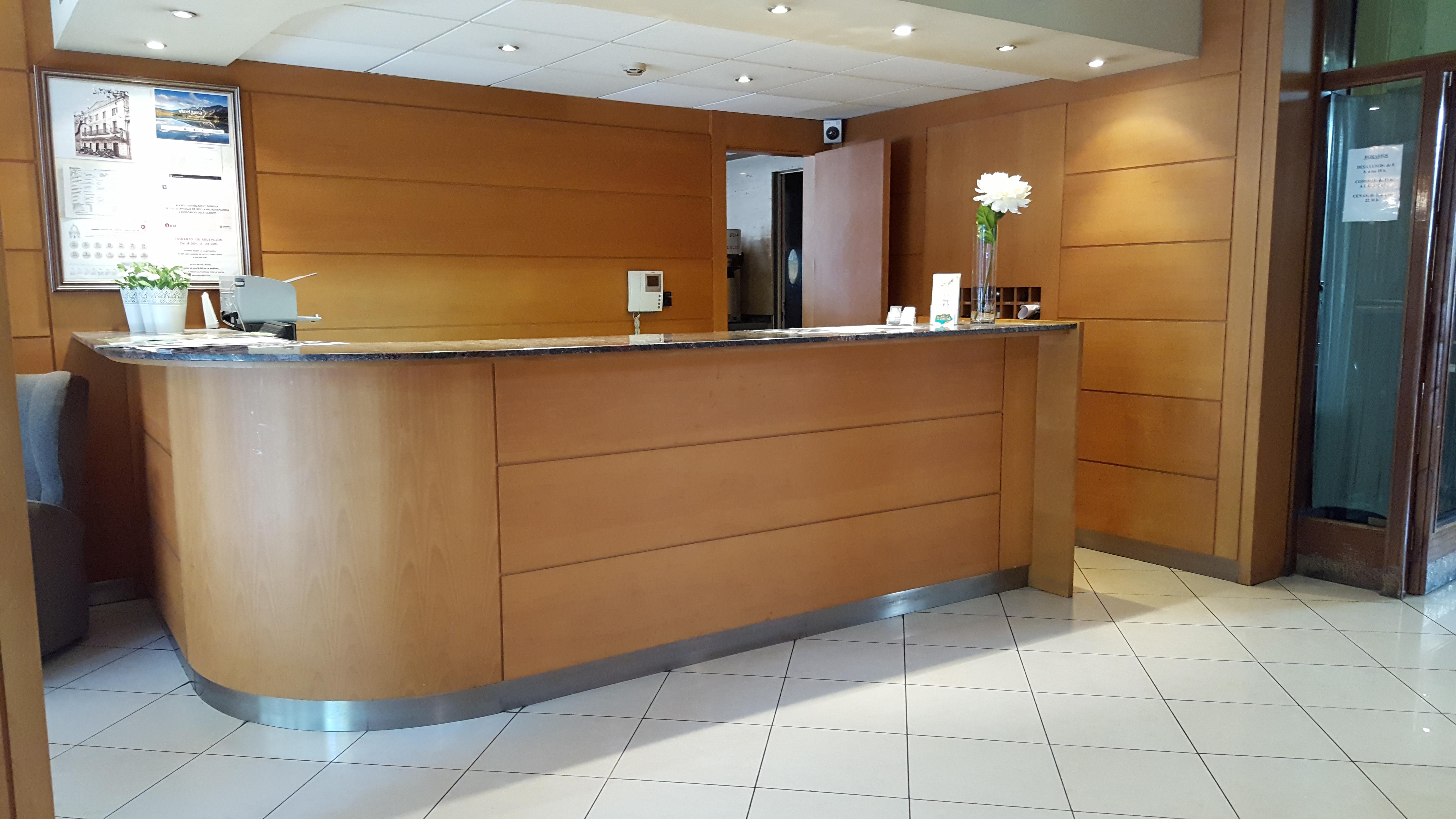 Hotel Segle XX Tremp Luaran gambar