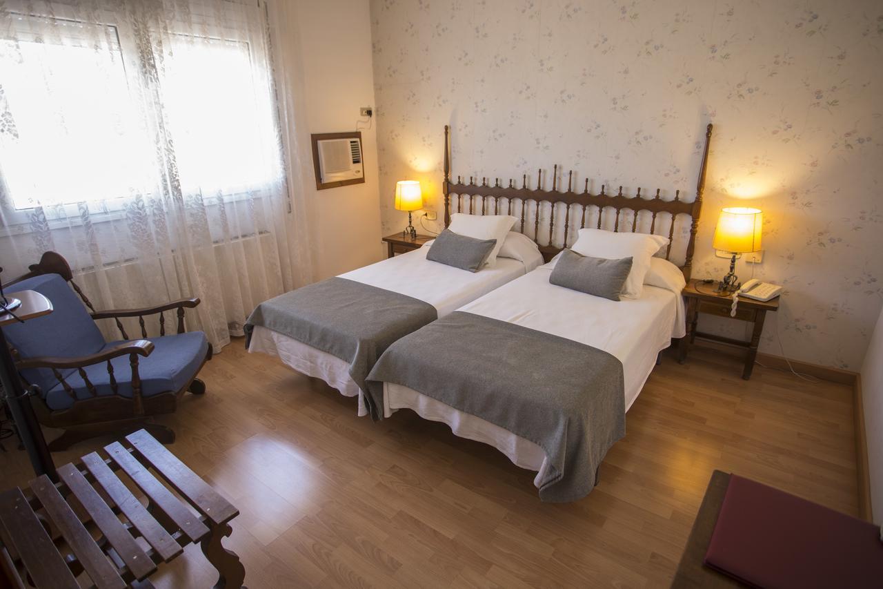 Hotel Segle XX Tremp Luaran gambar