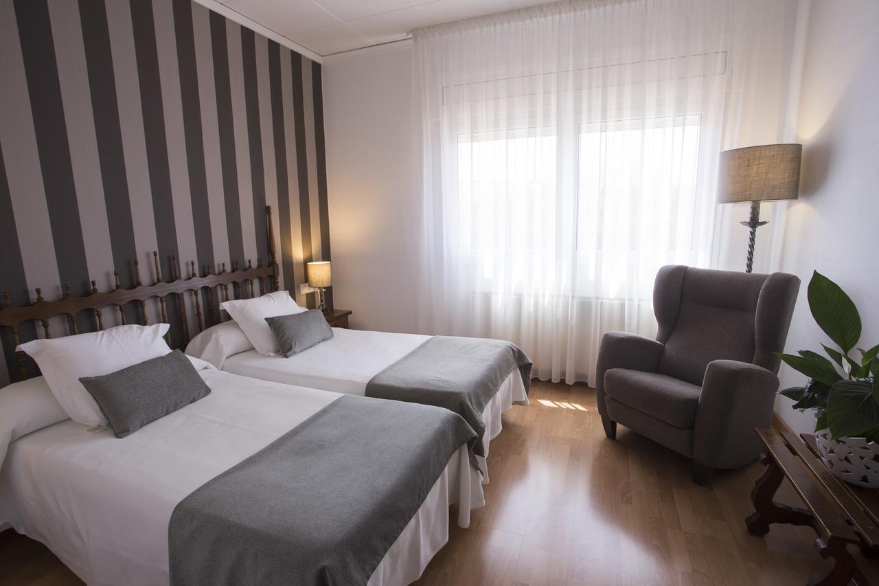 Hotel Segle XX Tremp Luaran gambar