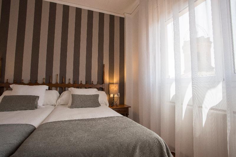 Hotel Segle XX Tremp Luaran gambar